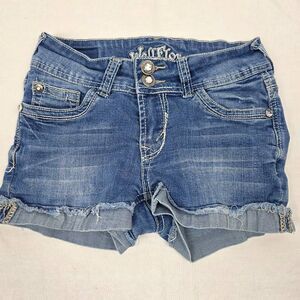 WallFlower Embroidered Pocket Shorts Womens 0